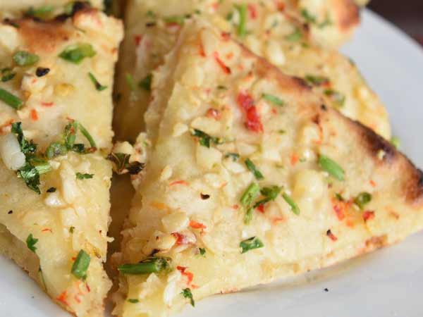 garlic and cheese naan